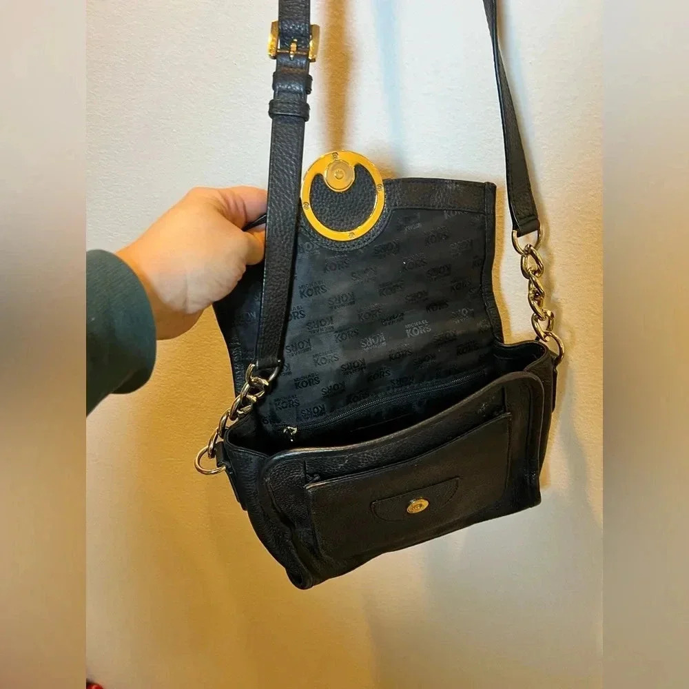 Michael Kors crossbody shoulder bag
Good used condition - Picture 4 of 4